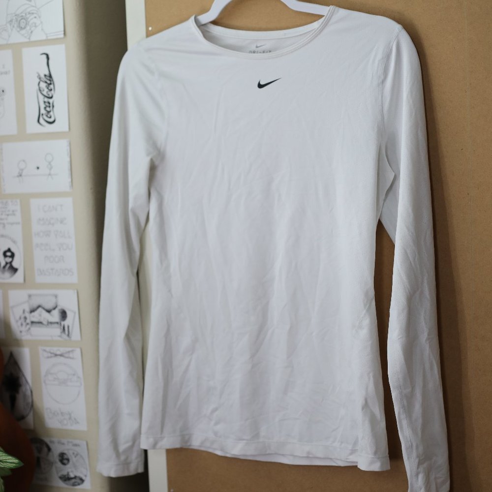 Nike Women's Long-sleeve